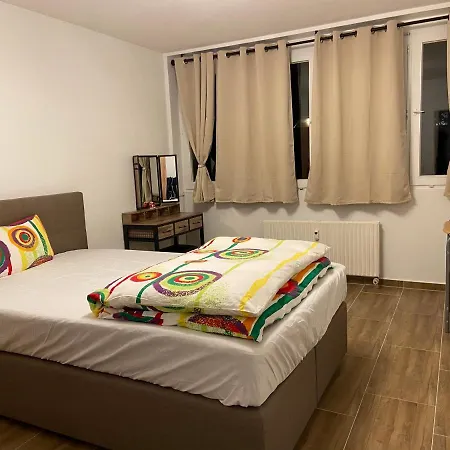 In Zentrum Mit 2 Schlafzimmer *