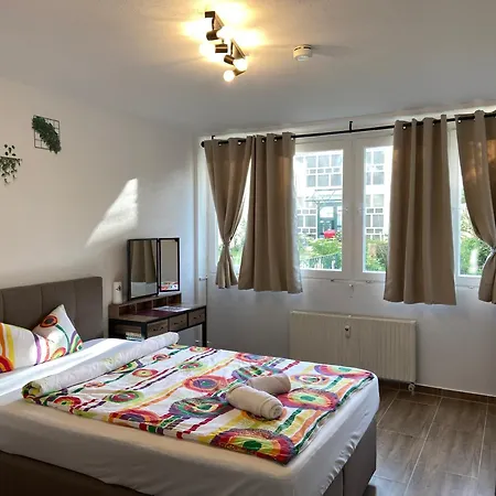 In Zentrum Mit 2 Schlafzimmer * クレーフェルト