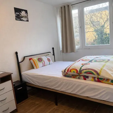 In Zentrum Mit 2 Schlafzimmer アパート