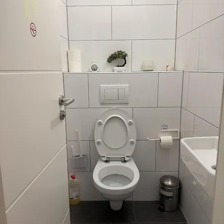 In Zentrum Mit 2 Schlafzimmer クレーフェルト