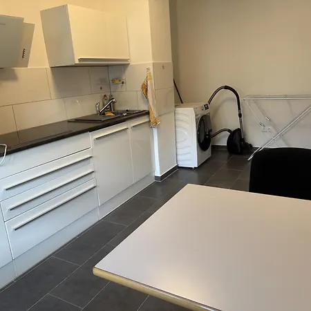 In Zentrum Mit 2 Schlafzimmer Apartamento