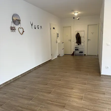 In Zentrum Mit 2 Schlafzimmer アパート クレーフェルト