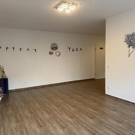 In Zentrum Mit 2 Schlafzimmer *