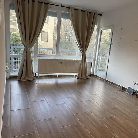 In Zentrum Mit 2 Schlafzimmer クレーフェルト