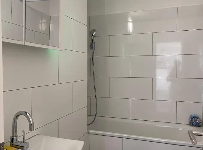 In Zentrum Mit 2 Schlafzimmer Apartamento Krefeld