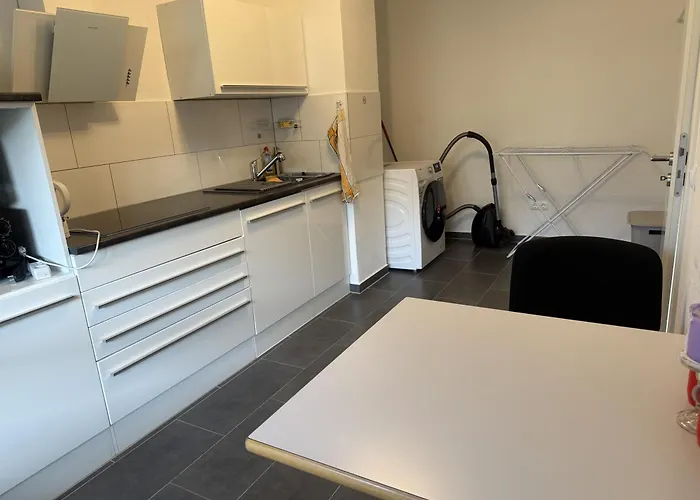 In Zentrum Mit 2 Schlafzimmer Apartamento