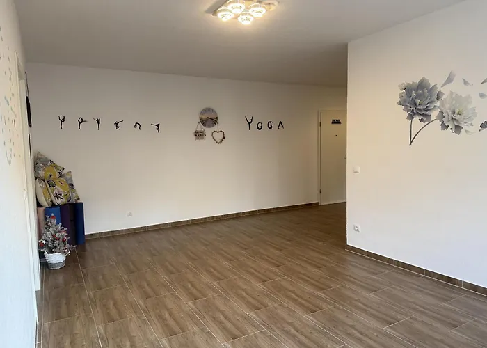 In Zentrum Mit 2 Schlafzimmer *