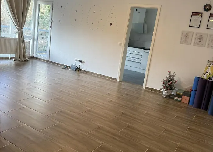 In Zentrum Mit 2 Schlafzimmer Apartamento *